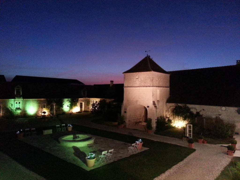 洛什Manoir De La Rousselliere公寓式酒店 外观 照片